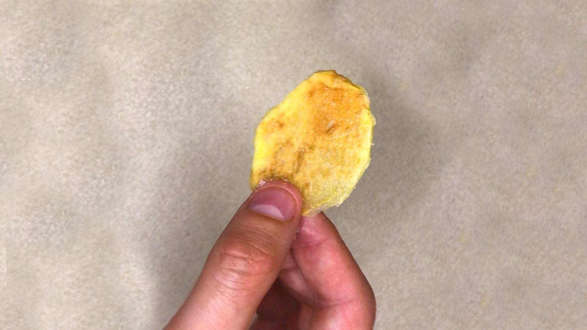 Házi chips (sült krumpli) mikróban - Mikrós sült krumpli csipsz 10 perc alatt című cikk borítóképe